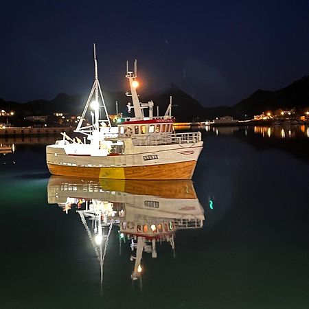 Hotel Sjostrand Rorbuer V Borge Iversen As Ballstad Exterior foto