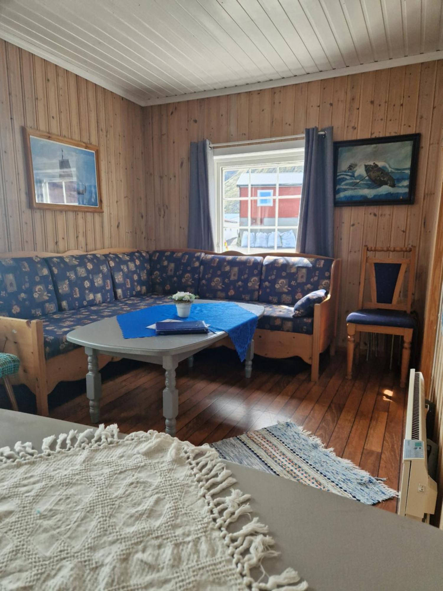 Hotel Sjostrand Rorbuer V Borge Iversen As Ballstad Zimmer foto