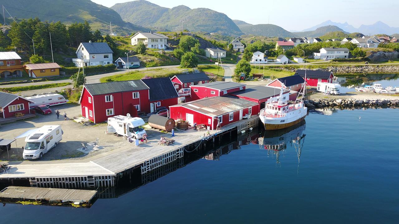 Hotel Sjostrand Rorbuer V Borge Iversen As Ballstad Exterior foto