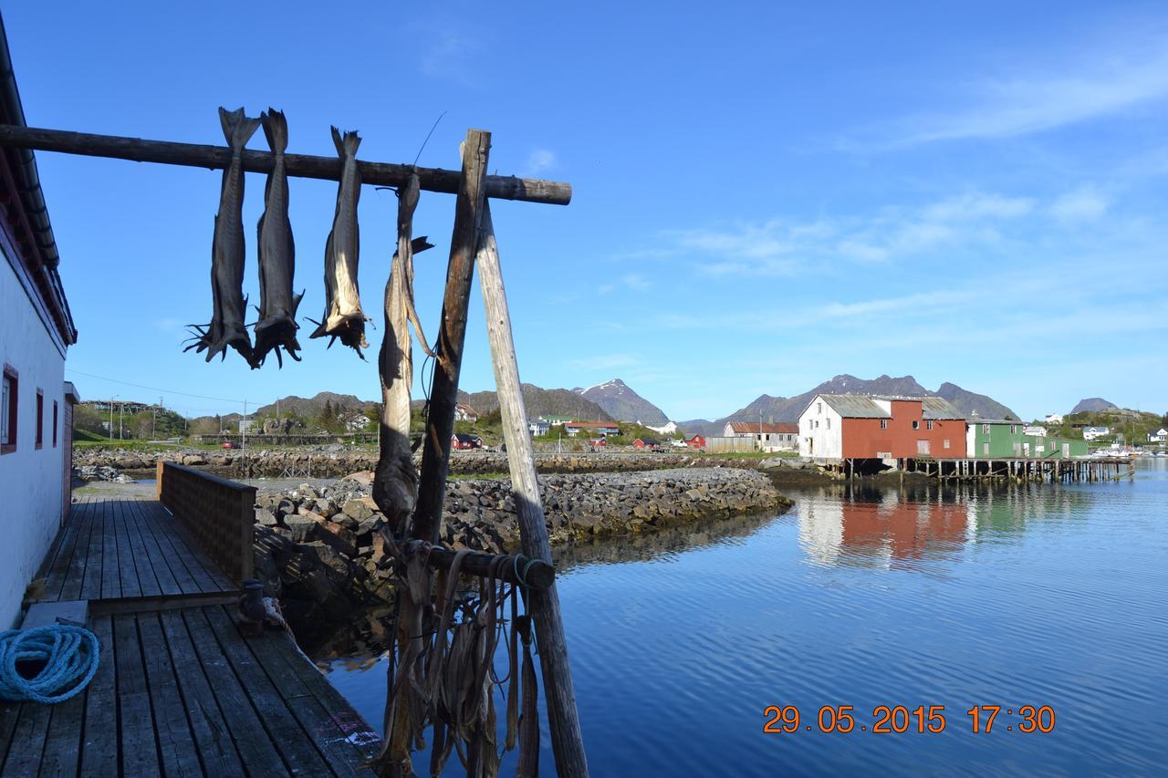 Hotel Sjostrand Rorbuer V Borge Iversen As Ballstad Exterior foto